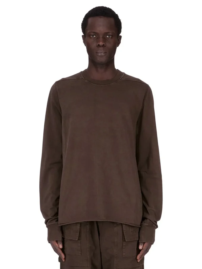 DRKSHDW FW25 CONCORDIANS CREWNECK-SVETTE I MØRK STØVET KOMPAKT TYKK TRØYE. DU02E7279RIGP-78