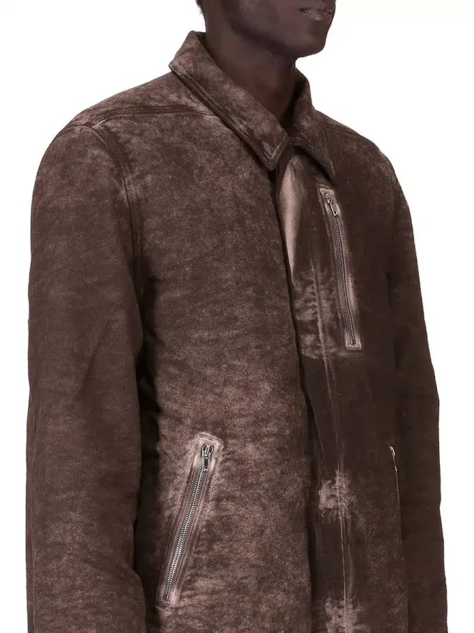 DRKSHDW FW25 CONCORDIANS SKJULT GLIDELÅSFRONTJEKKE I DRKDUST BØRSTET BOMULL. DU02E7775BMO-78