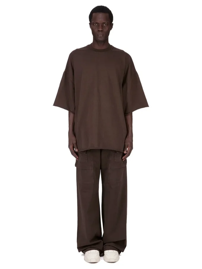 DRKSHDW FW25 CONCORDIANS TOMMY T I MØRK STØV KOMPAKT TYKK TRØYE DU02E7259RIG-78