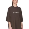 DRKSHDW FW25 CONCORDIANS TOMMY T I MØRK STØV/PERLEGRYNT MEDIUM TYKT BOMULLSRØY DU02E7259RNEP2-7808