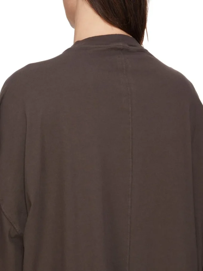 DRKSHDW FW25 CONCORDIANS TOMMY T I MØRK STØV/PERLEGRYNT MEDIUM TYKT BOMULLSRØY DU02E7259RNEP2-7808
