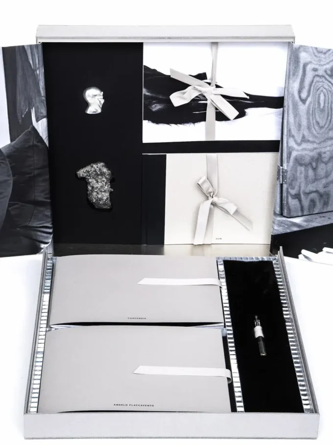 RICK OWENS – BØKER RV18S0001-100 RICK OWENS – BØKER RV18S0001-100
