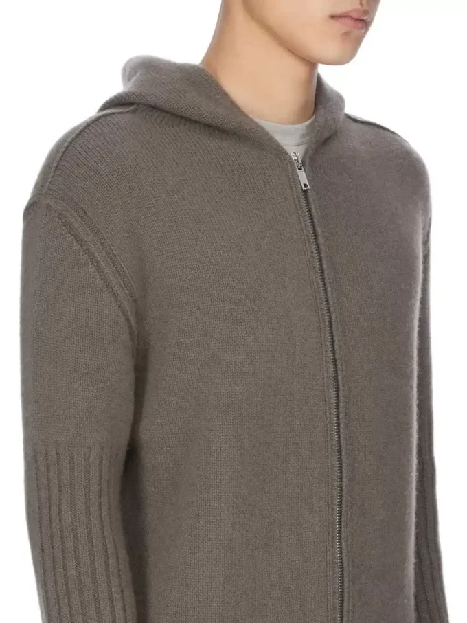 RICK OWENS FW25 CONCORDIANS FØRKOLLEKSJONENS HETTEGENSER MED GLIDELÅS I DUST LAS PALMAS KASHMERISTRIKK. RU02E1666KLWS-34